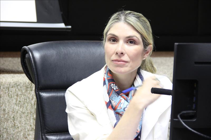 A assessora de gabinete do conselheiro Roberto Braguim, Daniela Cordeiro de Farias