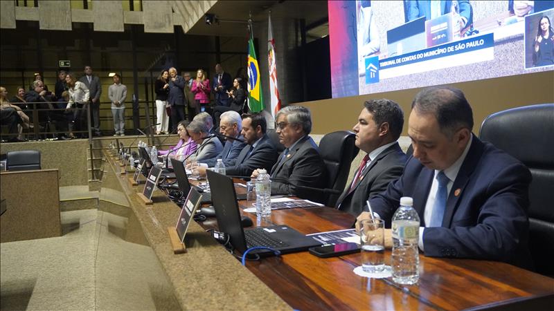Encontro reuniu representantes do poder público, especialistas e acadêmicos para debater o papel das Cortes de Contas na fiscalização de políticas ambientais