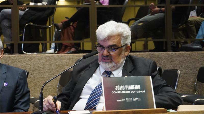 O conselheiro do TCE-AM, Júlio Pinheiro