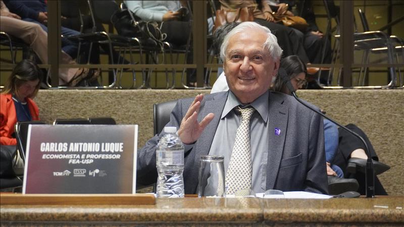 Economista e professor da FEA-USP, Carlos Antonio Luque 