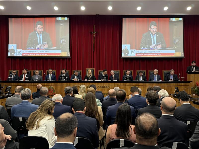 Mesa da cerimônia de posse do novo Conselheiro do TCE-SP, Wagner de Campos Rosário 